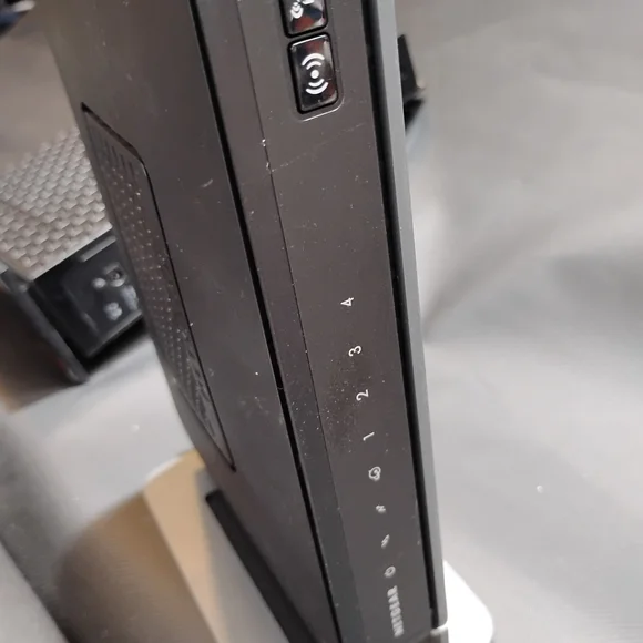 Netgear Black Router - Picture 3 of 6